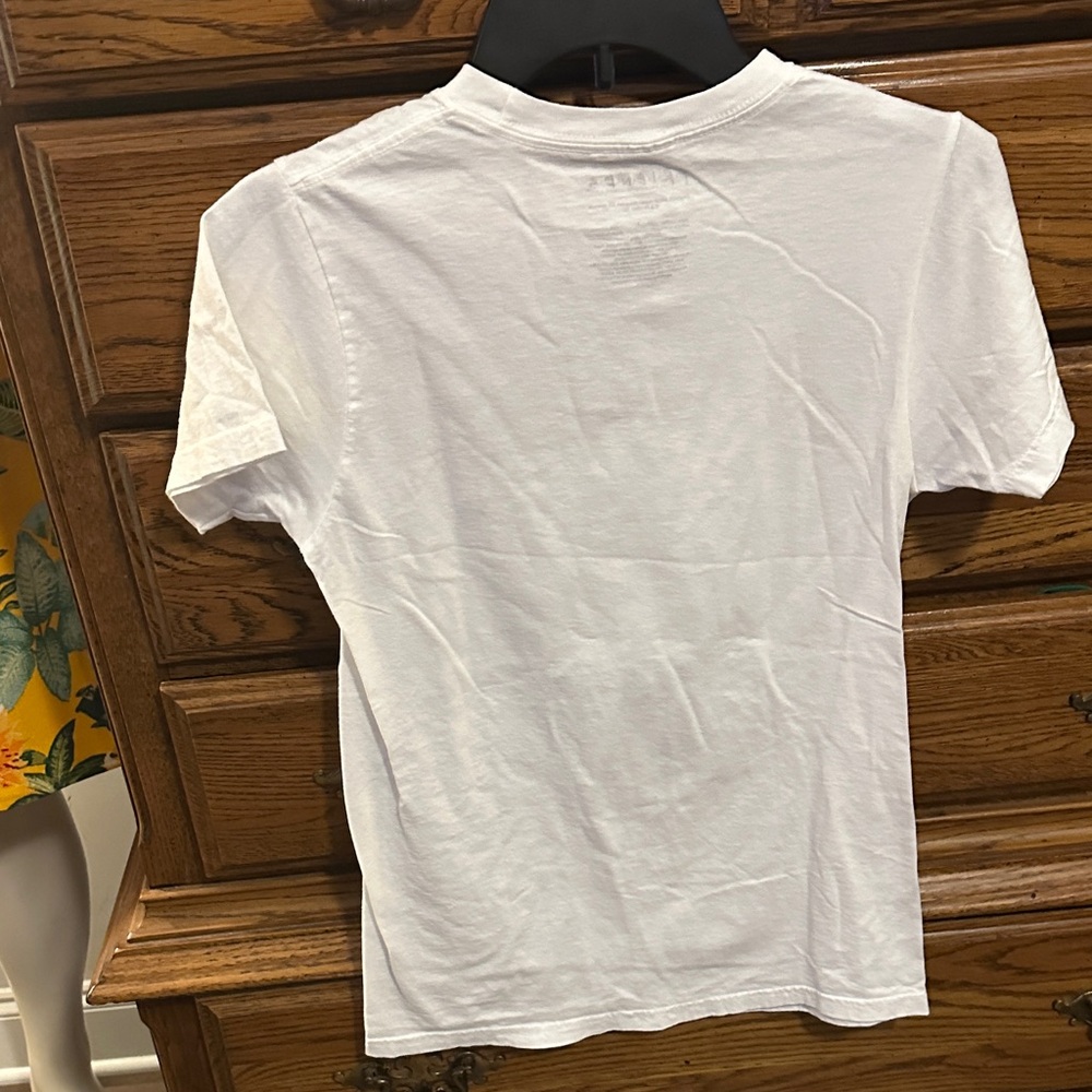 Vintage FRIENDS White Graphic Tee - Short Sleeve - Picture 8 of 9